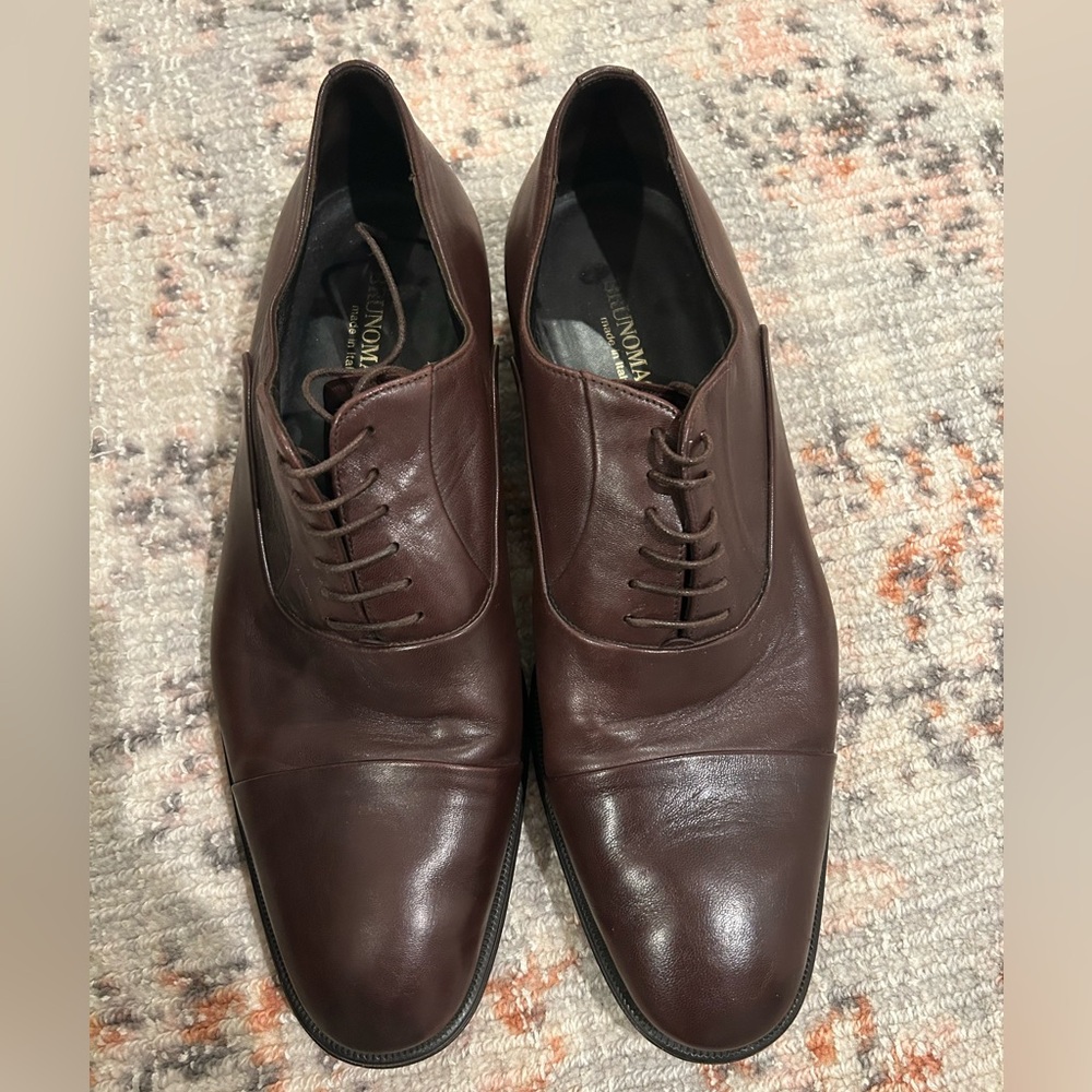 Bruno Magli leather oxfords. Made in Italy. Size 10.